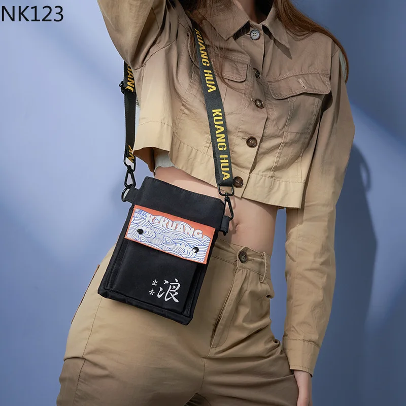 

2022 Mobile phone bag female connector trend small bag niche design national tide bag wholesale manufacturers spot straight hair
