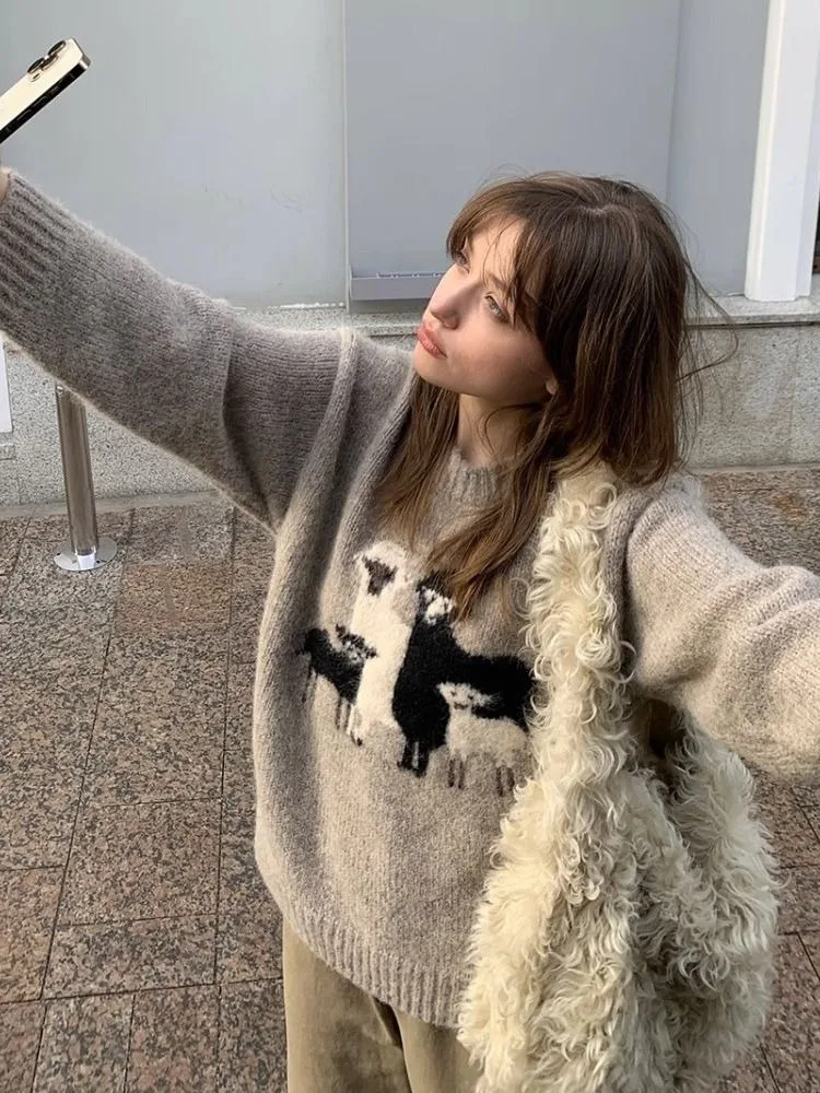 Свитер Женский вязаный эластичный с круглым вырезом и мультяшным принтом