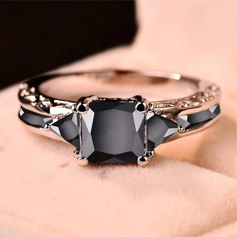 

HOT Delicate Silver Color Trendy Ring for Women Elegant Princess Cut Inlaid Black Zircon Stones Wedding Ring Engagement Jewelry