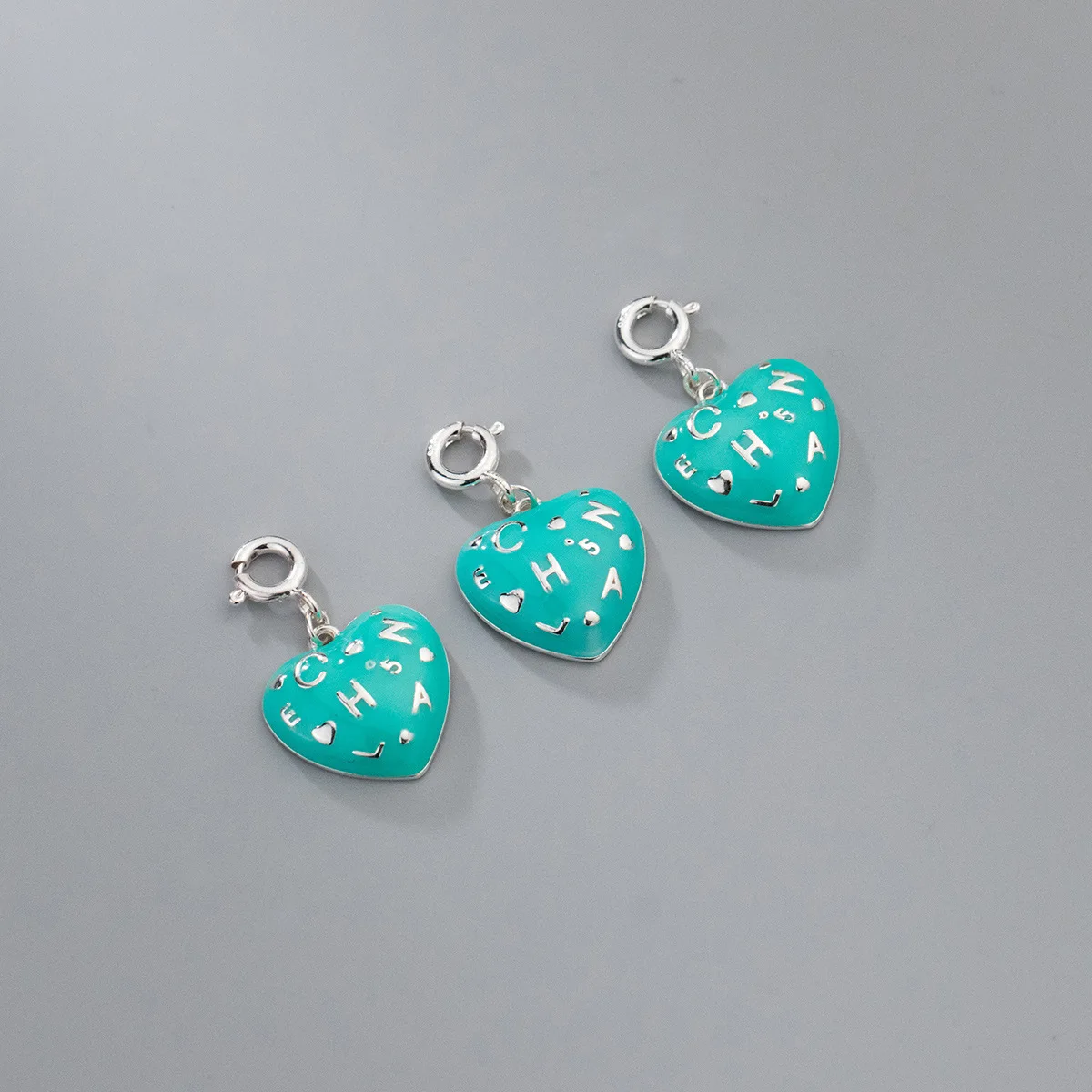 Подвеска в виде РОЗОВОГО СЕРДЦА из серебра 925 пробы с пружинной застежкой 1