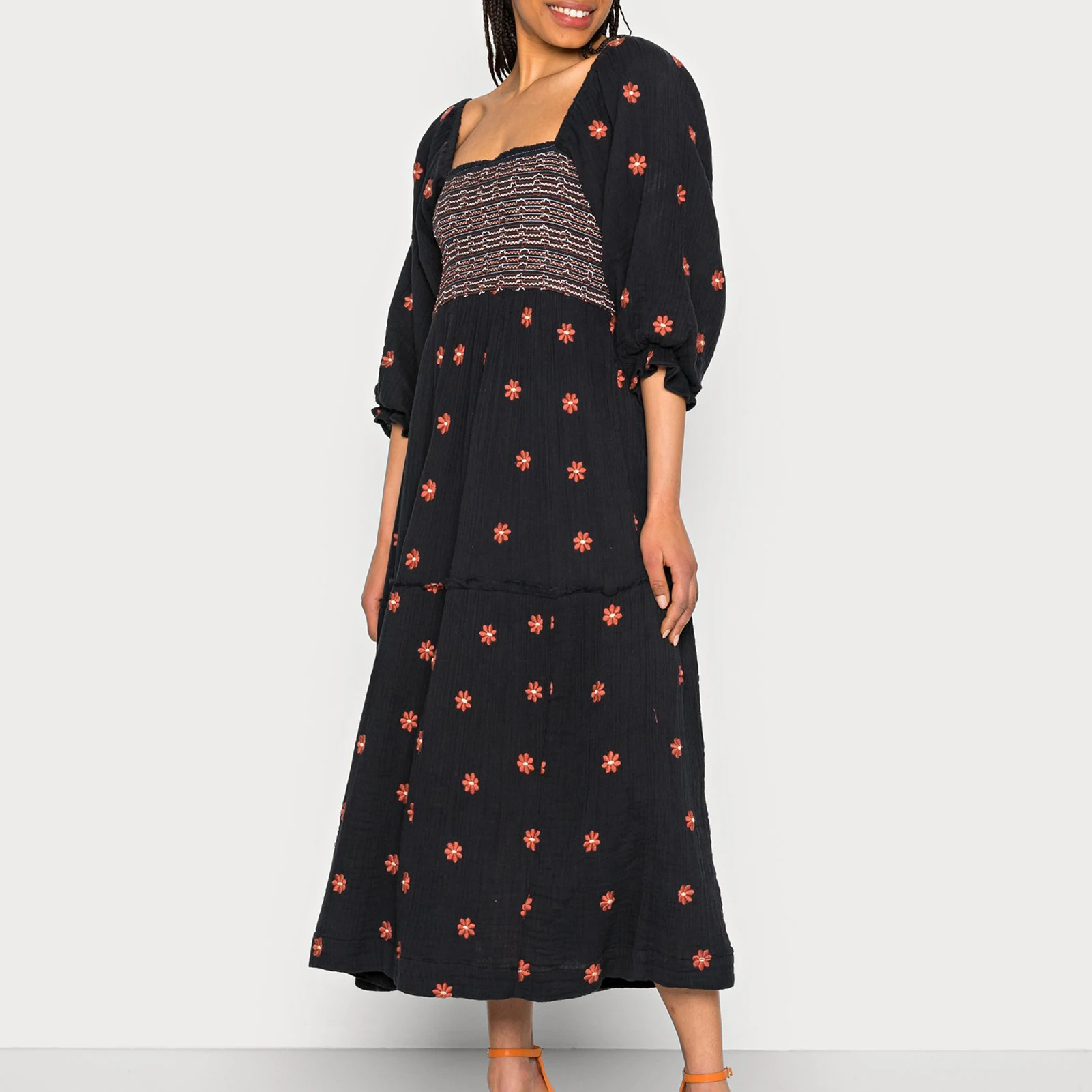 

2023 Cotton Floral Embroidery Dress Square Neck Ladies Sleeve Dress Puff Sleeve Solid Color Women Summer Beach Dress