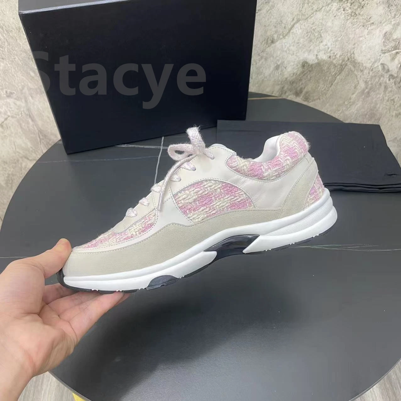 High-quality Women's sports shoes Damping Comfortable Male sneakers fashion Non-slip Women's autumn shoes Outdoor Couple shoe