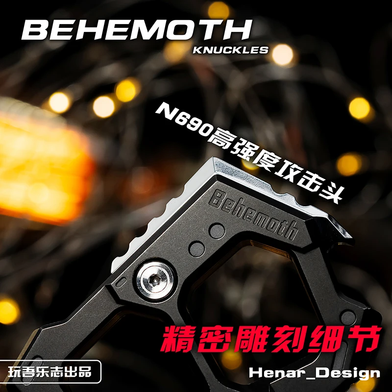 Bessie moss относится к тигра играя с моей музыкой на открытом воздухе для