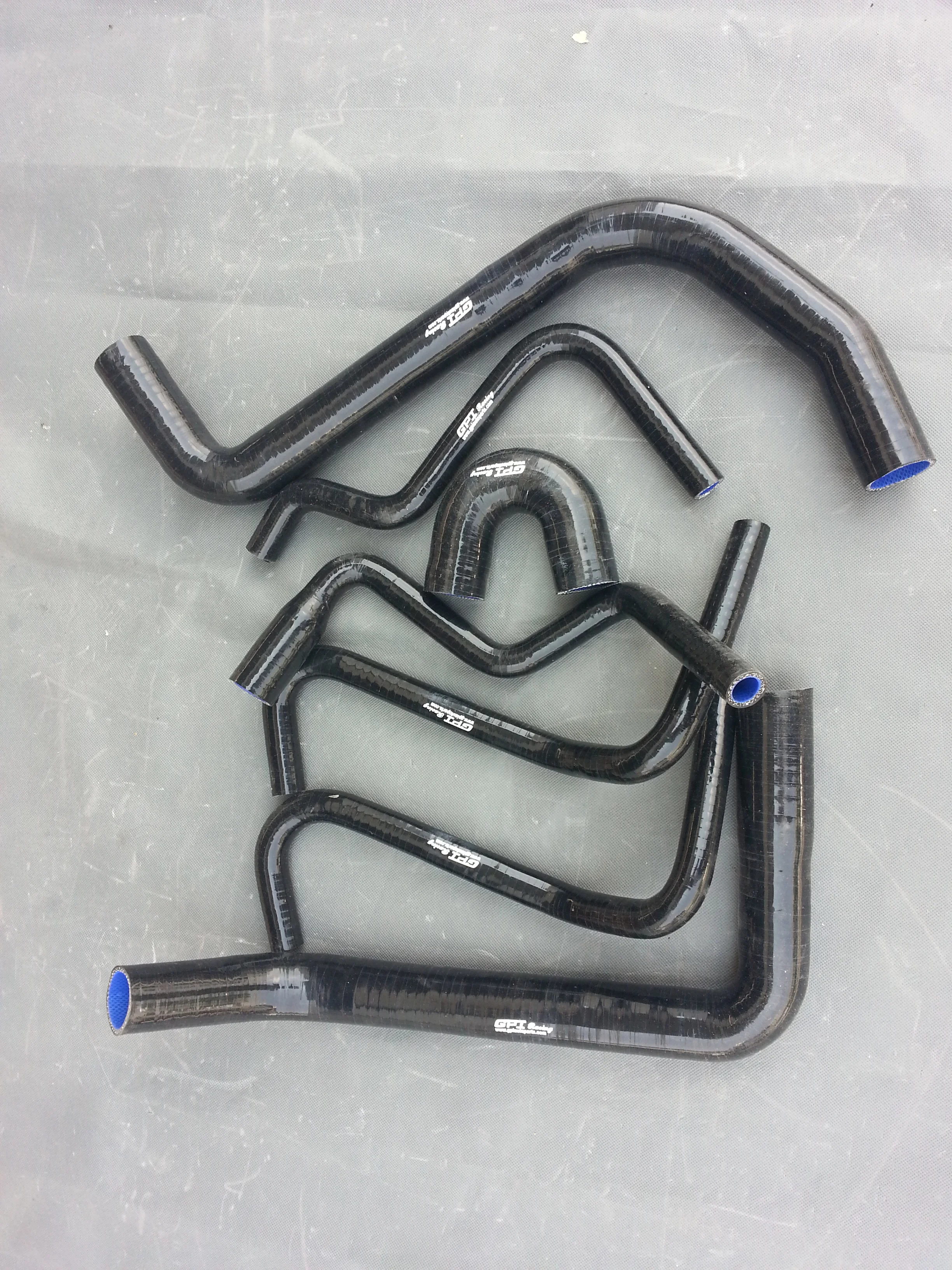 

Silicone Radiator Hose For 1997-2002 Holden Commodore VX VT V8 5.7L LS1 1997 1998 1999 2000 2001 2002