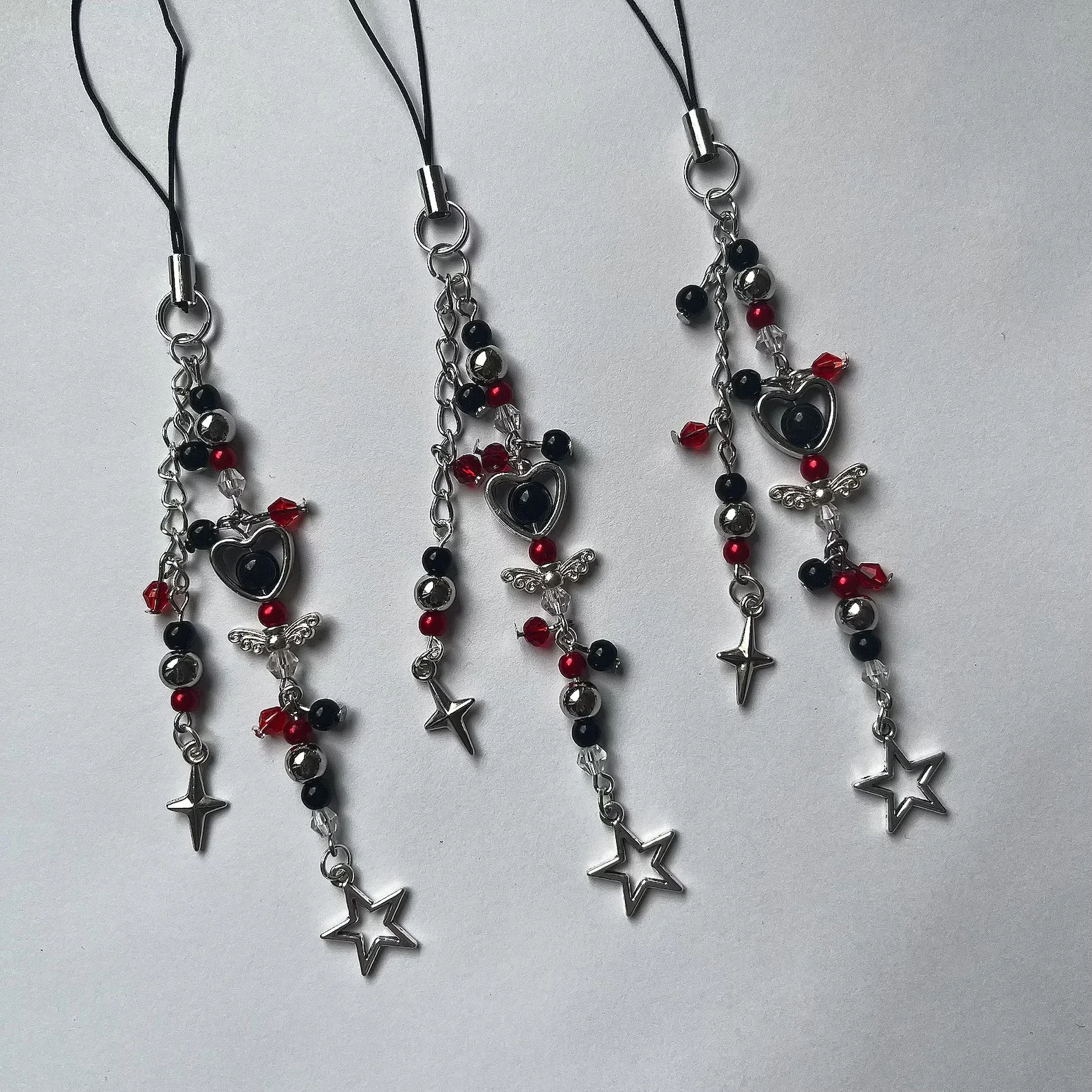 Фото Брелок ручной работы в стиле k-pop idol из бисера, аксессуары для телефона и сумки Stary Chilldren Y2K №1