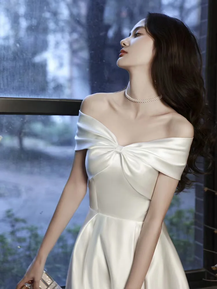 

Ivory Satin Bridesmaid Dress 2023 Vintage A-Line Off The Shoulder Strapless Bow High Waist Princess Wedding Bridal Gown Vestidos
