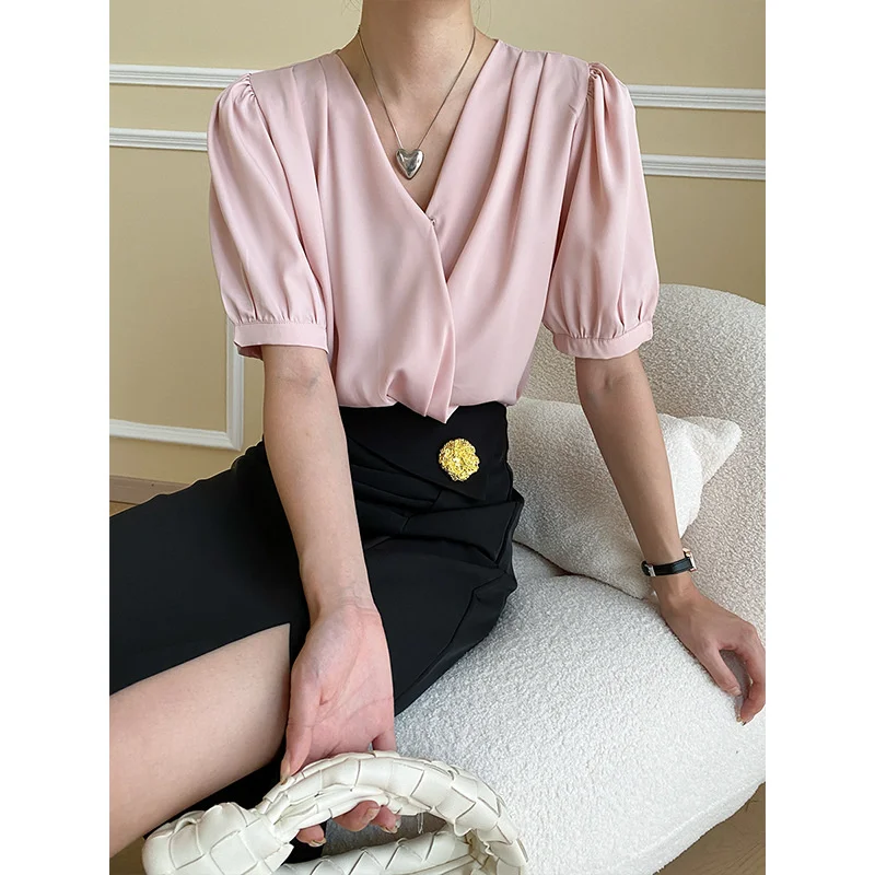 

Pleated Satin Hidden Buckle V-Neck Short Sleeve Shirt