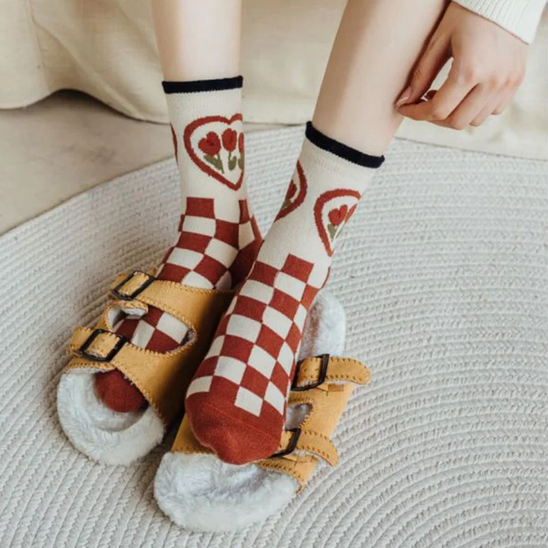 5 Pairs Keep Warm Socks Women Fashion Flowers Printed Print Wool Socks Cute Girl Style Kawaii Harajuku Streetwear Leg Warmers