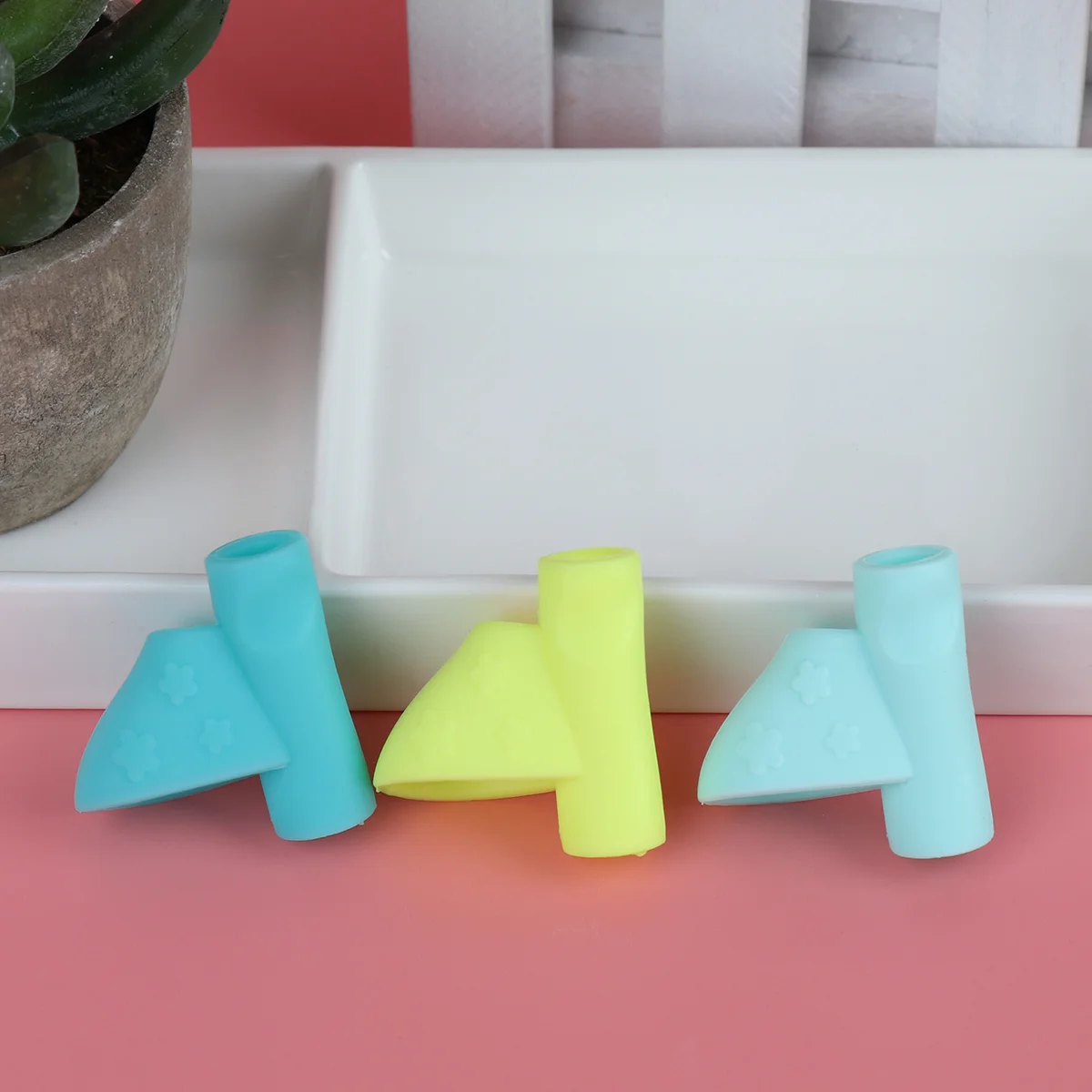

3PCS Children Boys Holder Pen Writing Grip Posture Correction Tool