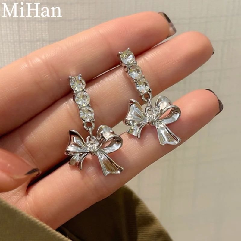 

Mihan 925 Silver Needle Delicate Jewelry Bow Earrings 2022 New Trend High Quality Shiny Crystal Drop Earrings For Girl Lady Gift