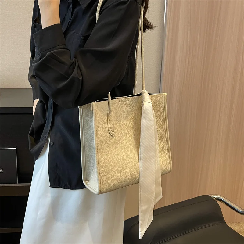 

Retro Tote Bag Women 2023 New Summer Fashion Leisure Hand-held Handbag Large Capacity One-shoulder Bucket Bag Tide