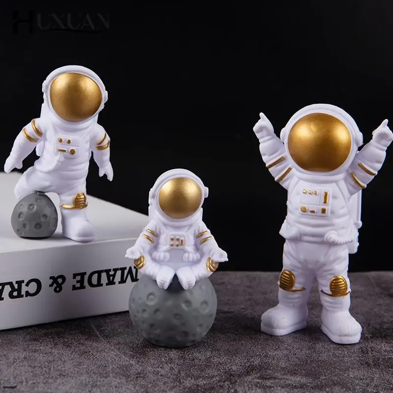 

3Pcs Resin Astronaut Figure Statue Figurine Spaceman Sculpture Educational Toy Desktop Home Decoration Astronaut Model Kids Gift
