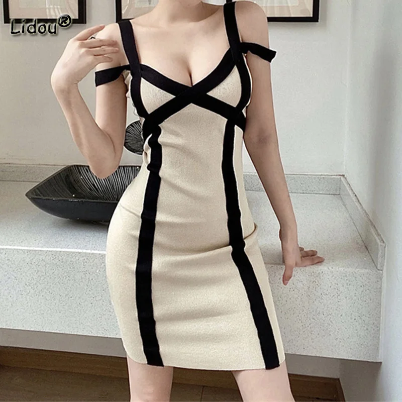 

Женское трикотажное платье-комбинация с открытыми плечами, в полоску, с глубоким V-образным вырезом