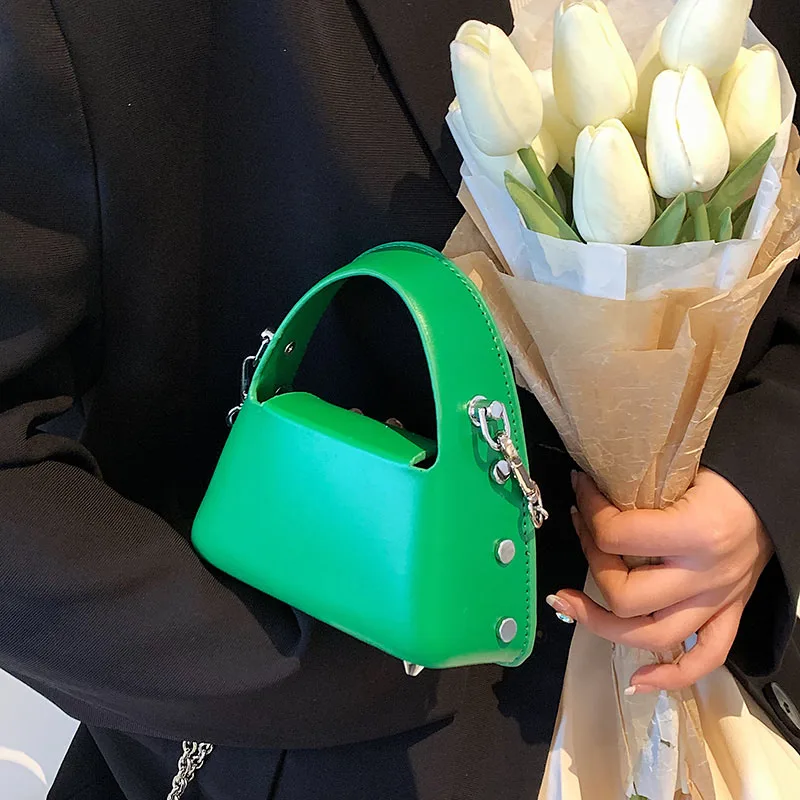 

Милая мини-сумка-тоут из бисера, кожаная сумка через плечо для женщин, 2022, модная женская сумочка на цепочке и кошельки, роскошная дизайнерск...