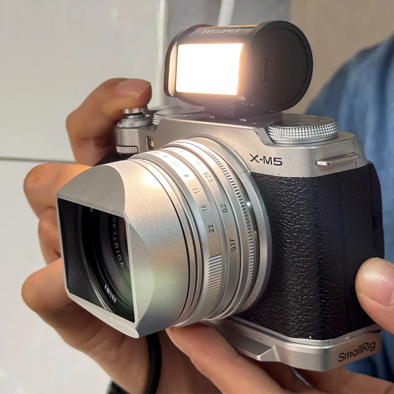 Фото Ввинчивающаяся металлическая квадратная бленда для VOIGTLANDER ULTRON 27 мм F2 COLOR-SKOPAR 18 мм F2.8 поставляется с металлической крышкой №2
