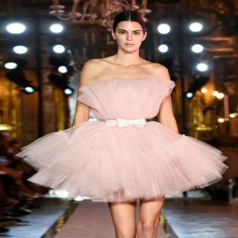 

Fluffy Tulle Prom Dress V-neck Puffy Ruffles Tiered Evening Gown Woman Homecoming Celebrity Party Robes Vestido De Noiva