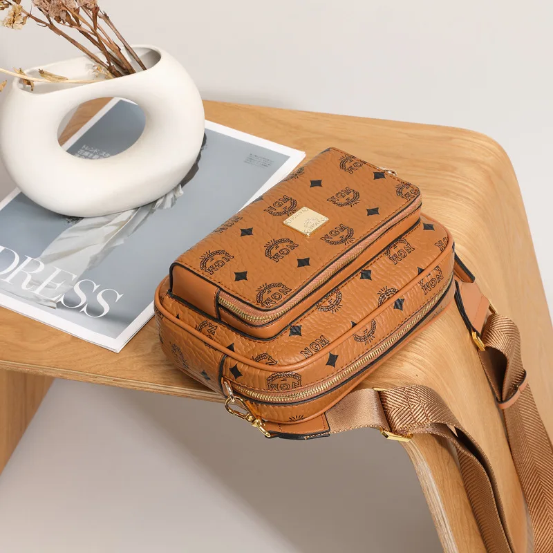 Counter temperament camera female bag 2023 new Korean version of microfiber skin presbyopia single shoulder cross-body bag