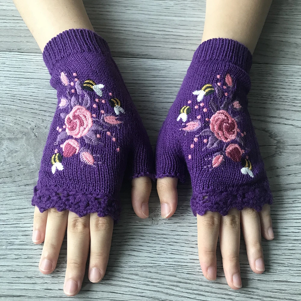 INS autumn winter bee and flower embroidery warm mitten for ladies wool woven processing custom knitted mitten for adults