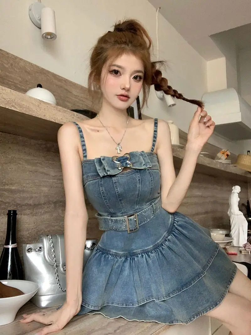 

Summer Retro Hot Girl Denim Strap Dress Women's New American Design Sense Bow Tie Waist Slim Short Sexy Dress