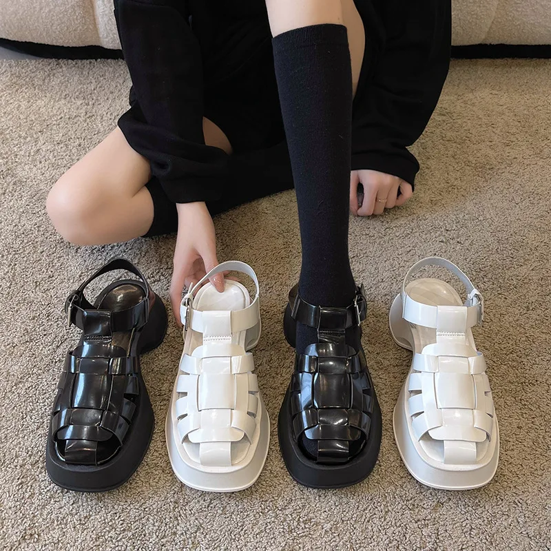 

Женские босоножки с закрытым носком, универсальные сандалии на толстом каблуке, гладиаторы бежевого цвета, весна-лето 2022