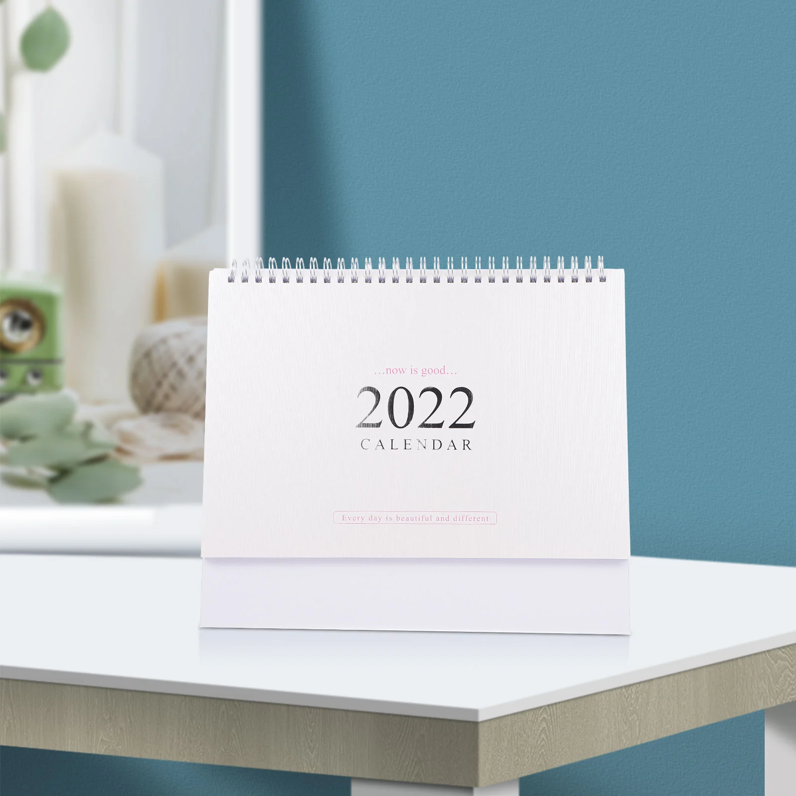 

1 шт. календарь в виде катушки 2022 Настольный календарь декоративный маленький календарь настольное украшение