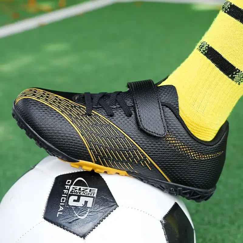 New Kids Breathable Anti-slip Cleat With Striped Print  Lightweight Durable Sneakers For Outdoor Running Training