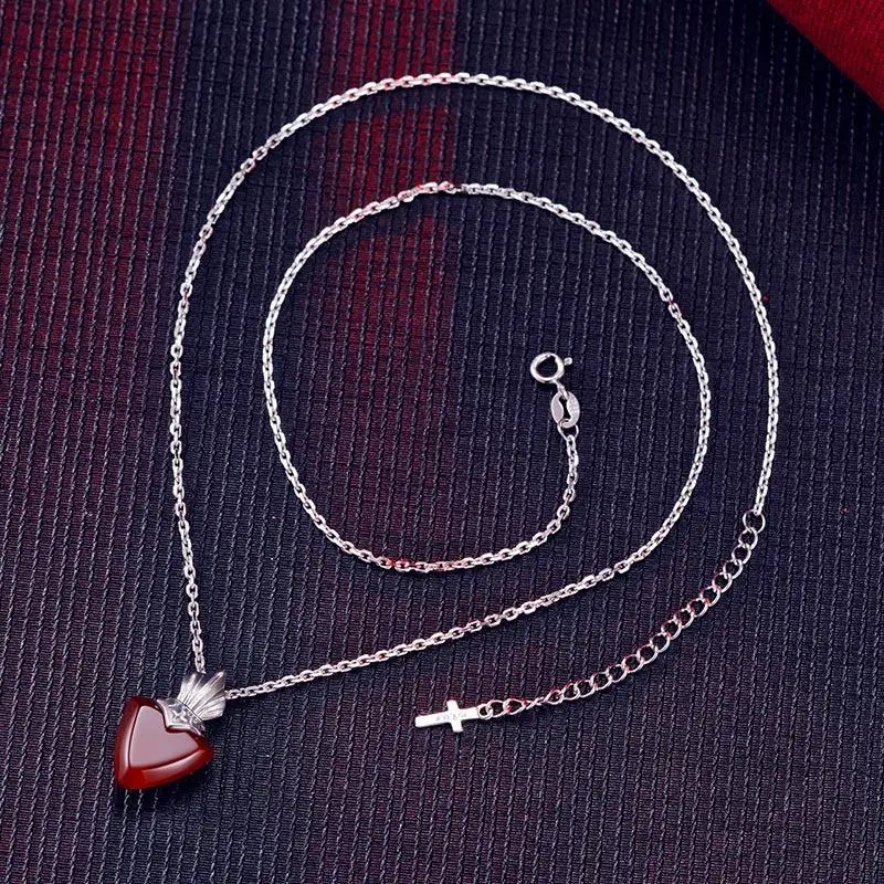 

Fate Stay Night Necklace for Women Tohsaka Rin Hearts Pendant Necklaces Woman Trend Neck Silver Color Fashion Couples Party Gift