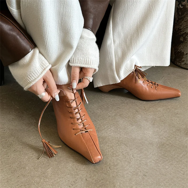 Мягкие кожаные туфли-лодочки в стиле ретро на странном каблуке с квадратным