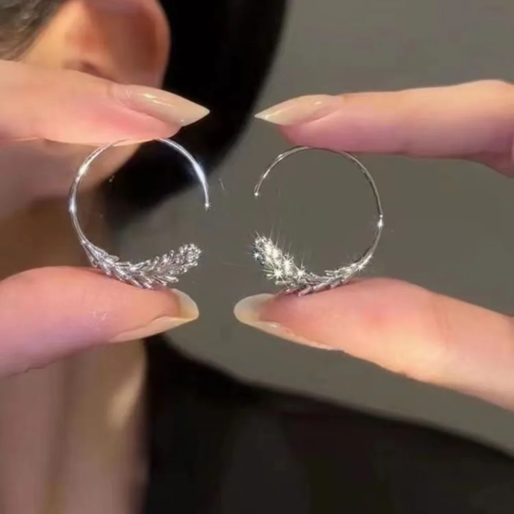 

Gold Silver Metal Geometric Earrings For Women Girl Minimalist Shiny C-shape Wheat Hoop Earrings Wedding Party Fashion Jewelry