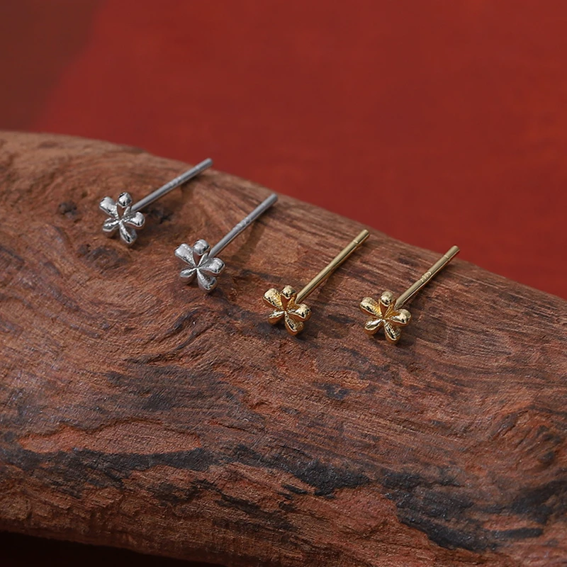 

Vintage Mini Flower Stud Earrings for Women Girl Silver Needle Stud Ear 2022 New Fashion Lady Ear Ring Jewelry Accessories