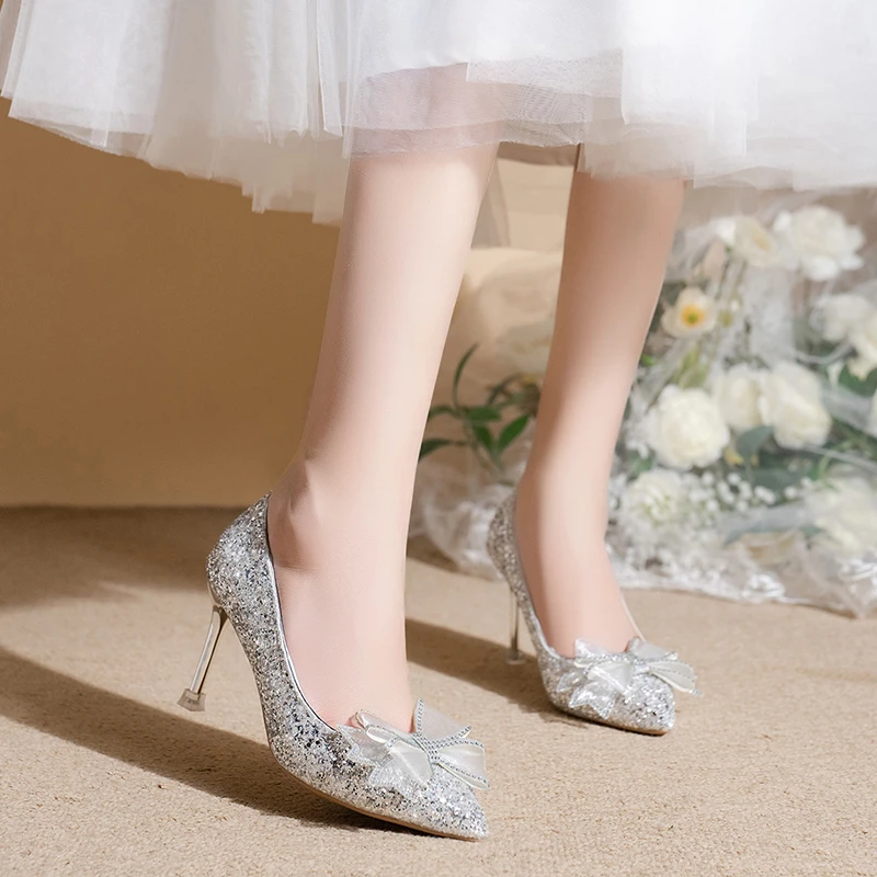 

Новинка, туфли на шпильке с острым носком и блестками, украшенные искусственным бантом, модные женские туфли, сексуальная элегантная Свадебная обувь на высоких каблуках