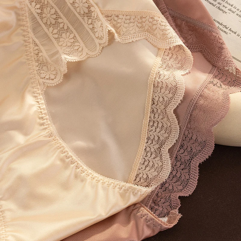 Женские атласные бесшовные трусы средней длины