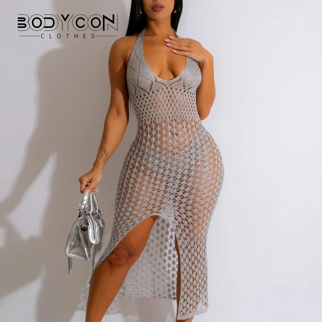 

Женское трикотажное платье-макси в рубчик, с V-образным вырезом и открытой спиной