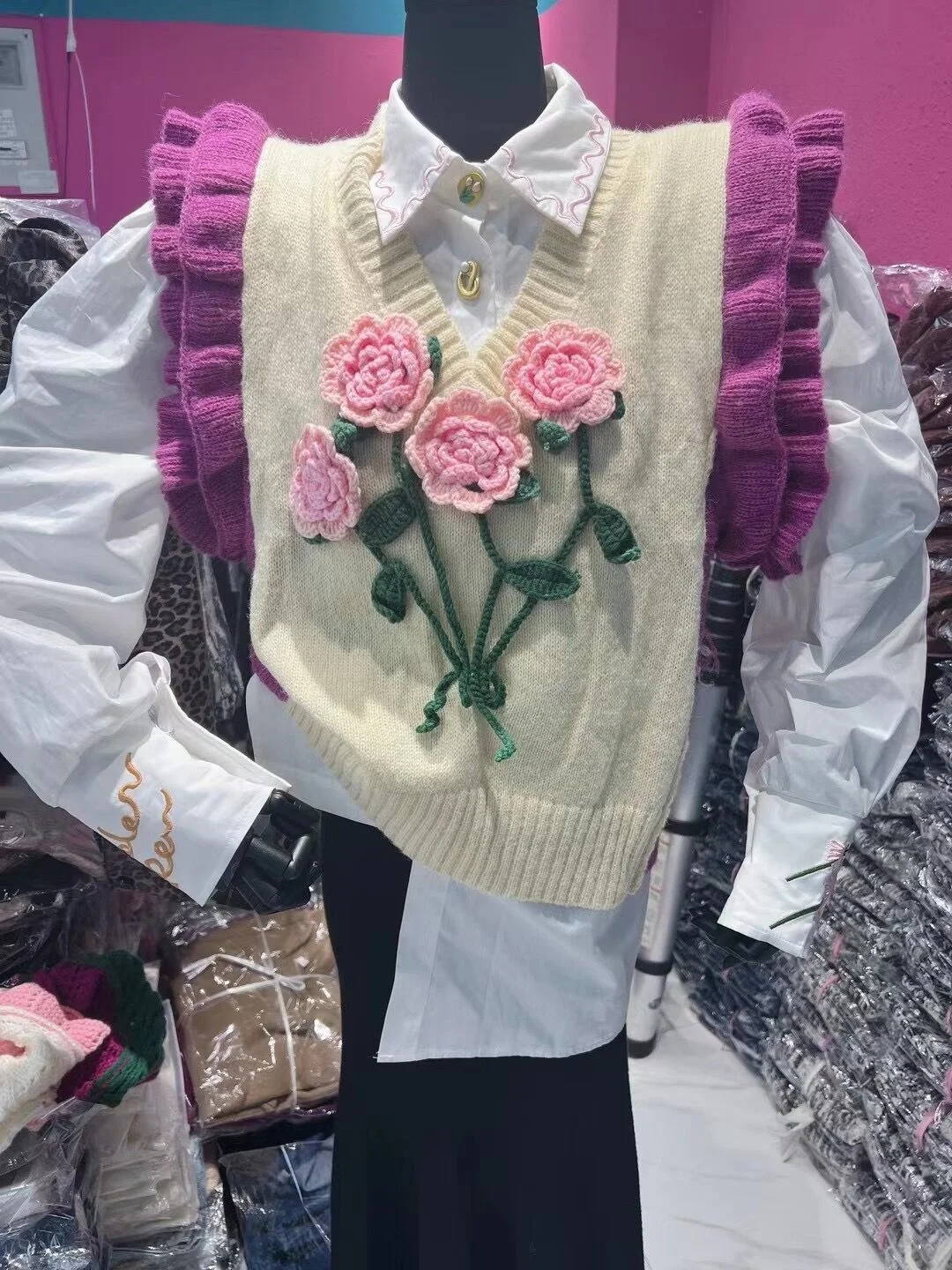

Design sense three-dimensional flower knit vest Women's new loose sleeveless vest jacket in autumn 2022