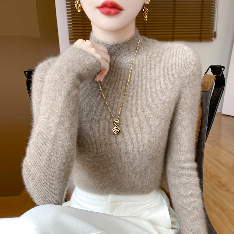 Женский приталенный трикотажный свитер с длинным рукавом