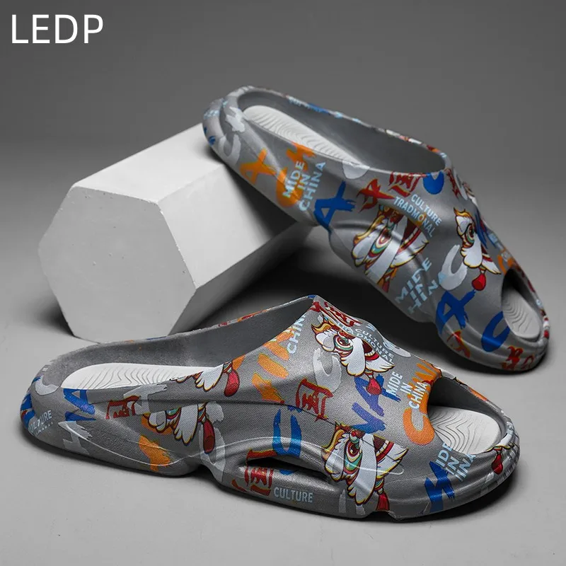 Мужские шлепанцы для дома и улицы универсальные сандалии Нескользящие удобные