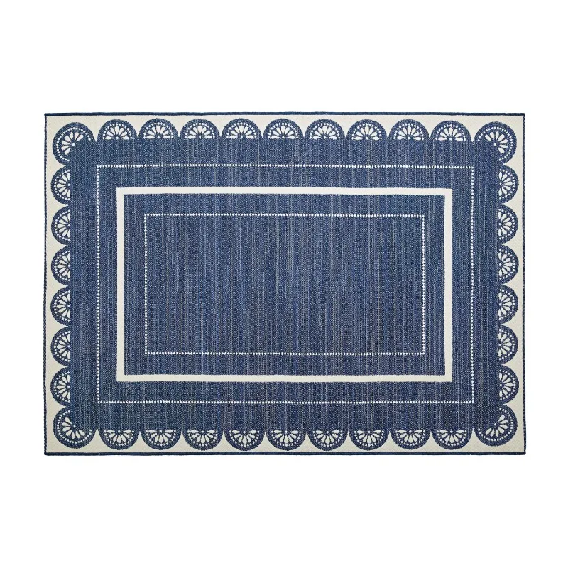 

Woman, 5' x 7' Navy & Cream Scallop Outdoor Rug