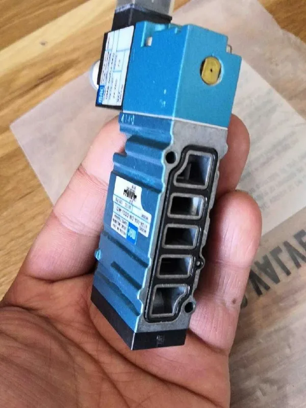 Электромагнитный клапан 413A-00A-DM-DJND-1BA OOA-DM-DJBJ-1KJ DDAA DDFA