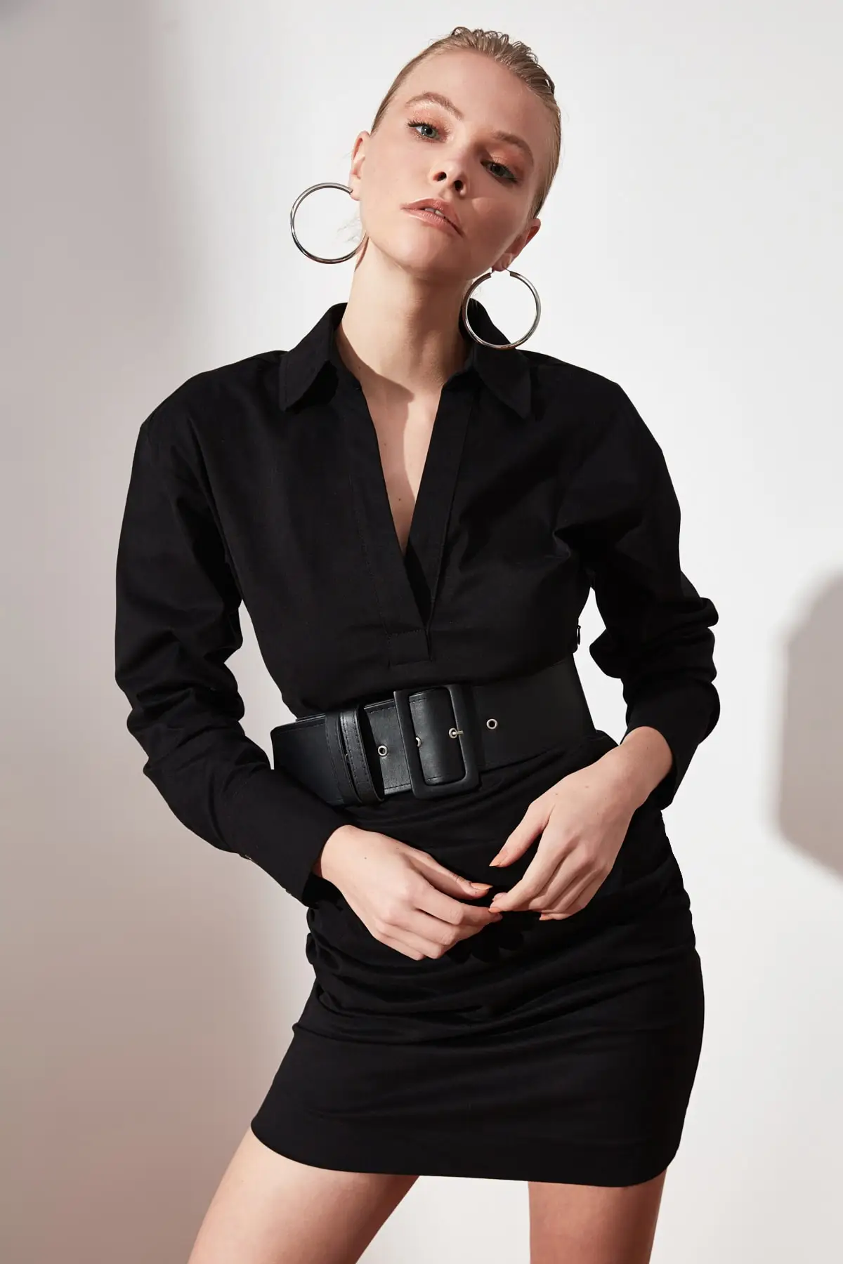 

Черное платье с воротником, вы ищете модель модного стильного платья