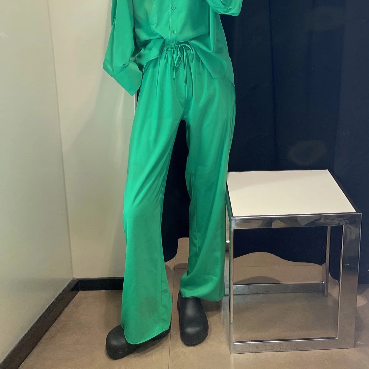 

2023 модные женские новые европейские и американские качественные повседневные облегающие Универсальные однотонные прямые брюки со шнуровк...