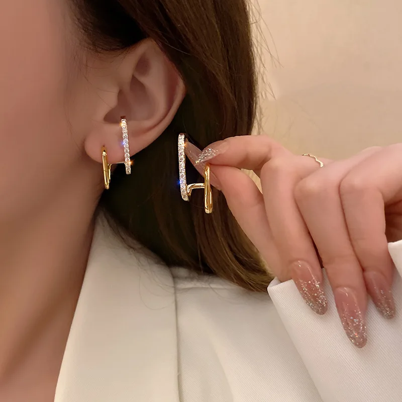 

RUIGE 2022 New Design Irregular U-shaped Gold Color Earrings for Woman Korean Crystal Fashion Jewelry Unusual Accessories Girls