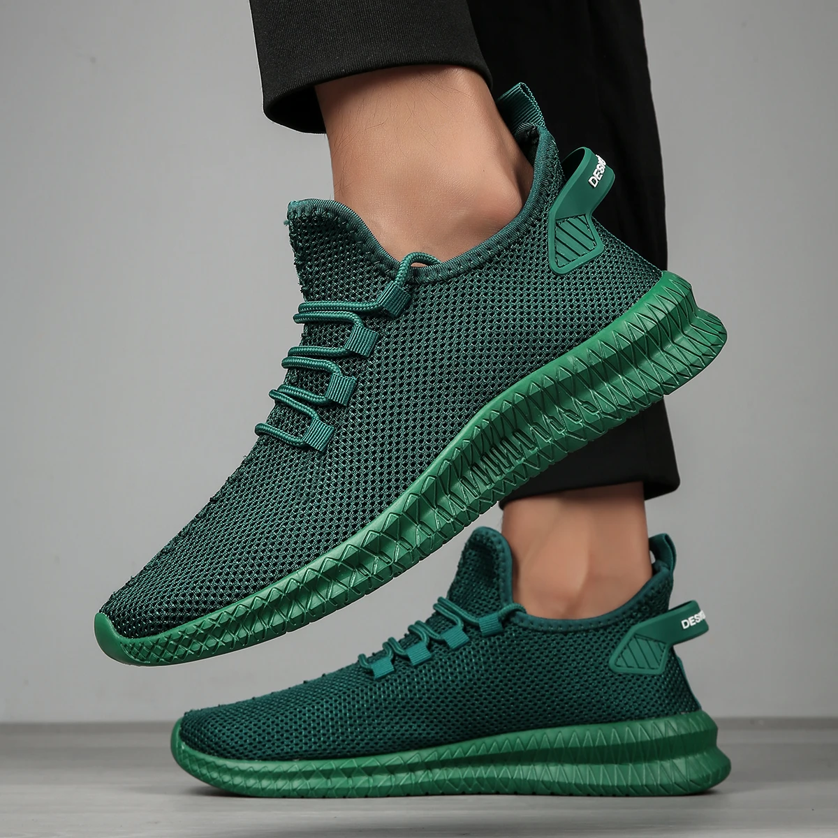 Фото YRZL Breathable Men Casual Running Shoes Lightweight Outdoor Male Walking Shoes Comfortable Big Size Anti-slip Mens Sneakers №1