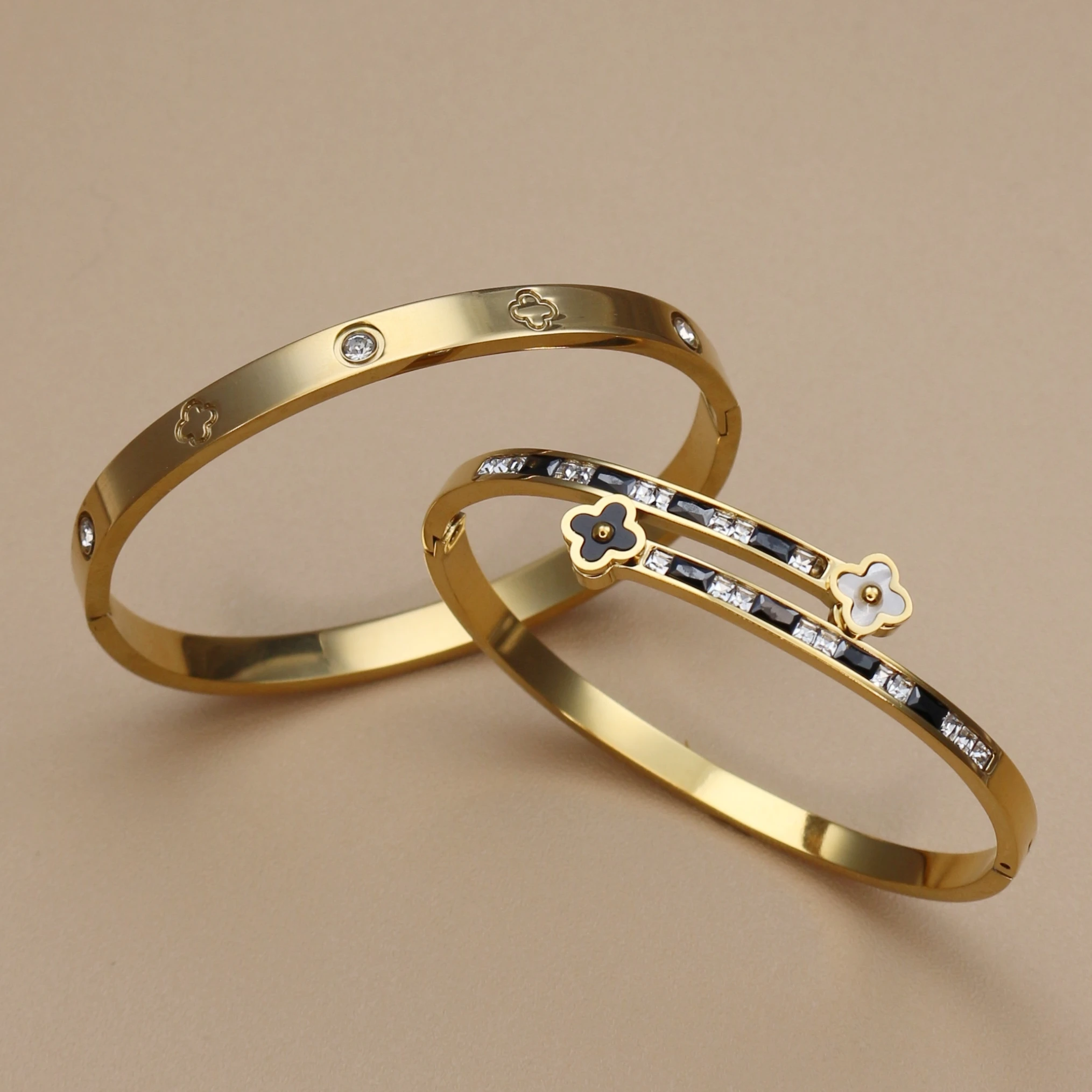 XCB-001 Браслет из нержавеющей стали с четырьмя листами клевера и кристаллами