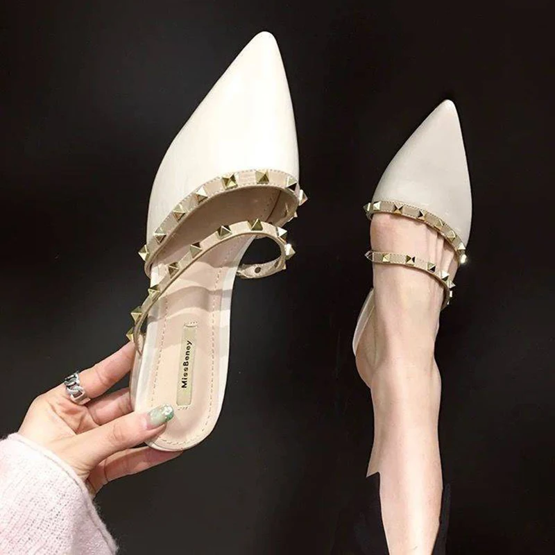 Босоножки женские с острым носком модные Гладиаторы полузаклепками белые