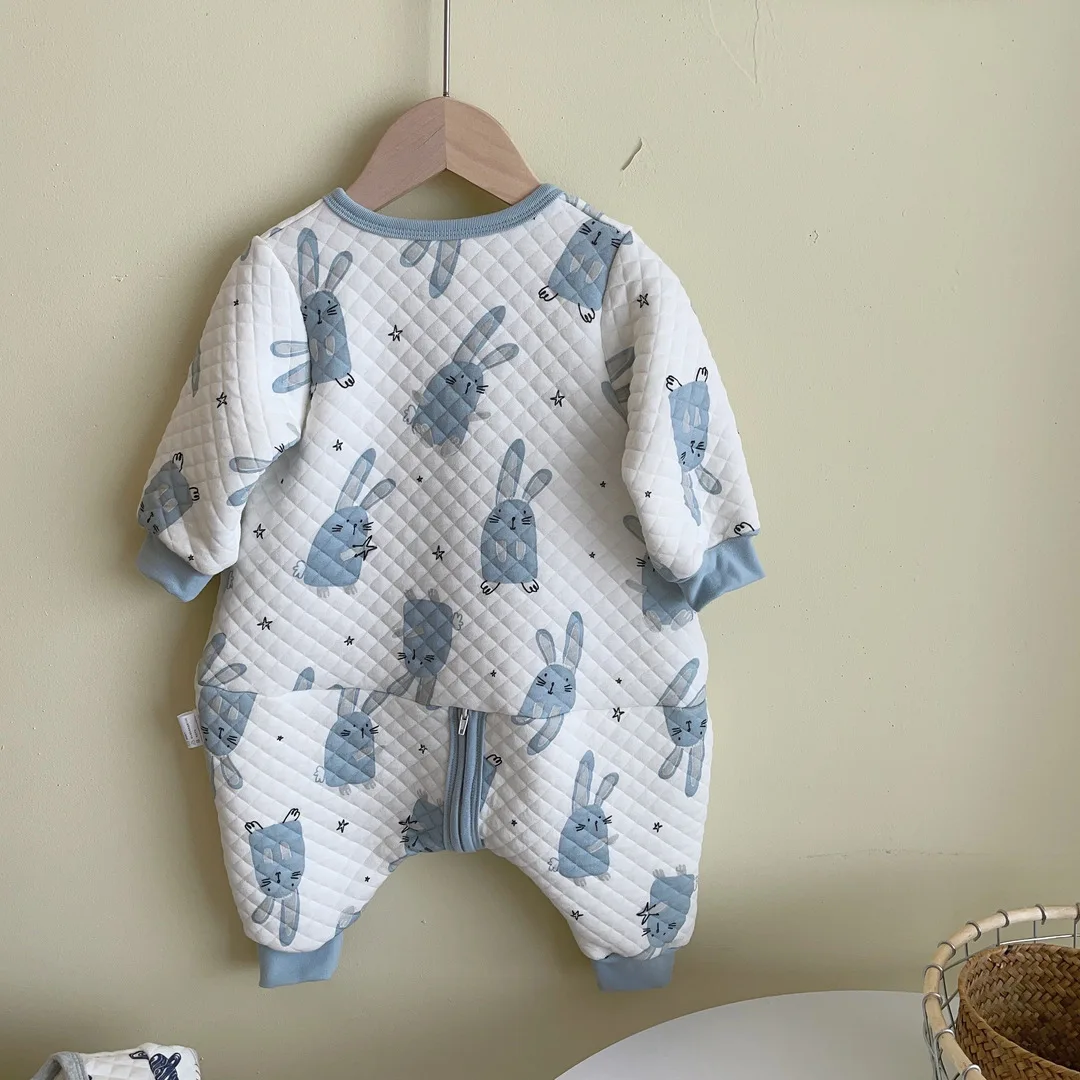 Рисунок 4 - Спальный мешок для новорожденных с разрезами на ногах