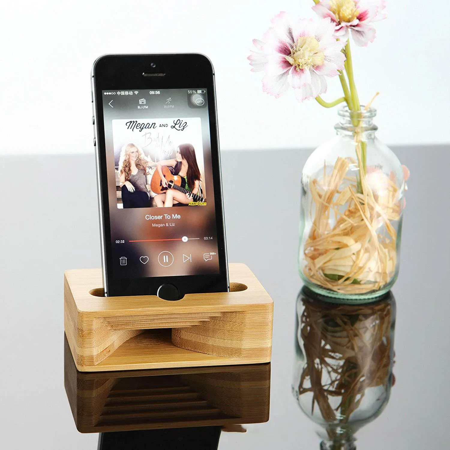 

Phone Sound Amplifier Universal Bamboo Mobile Phone Holder Stand Cellphone Wood Loudspeaker Holder