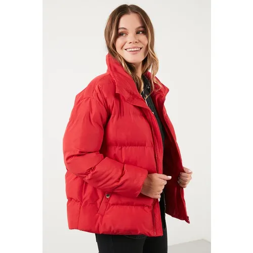 Рисунок 4 - Зимнее модное красное пальто