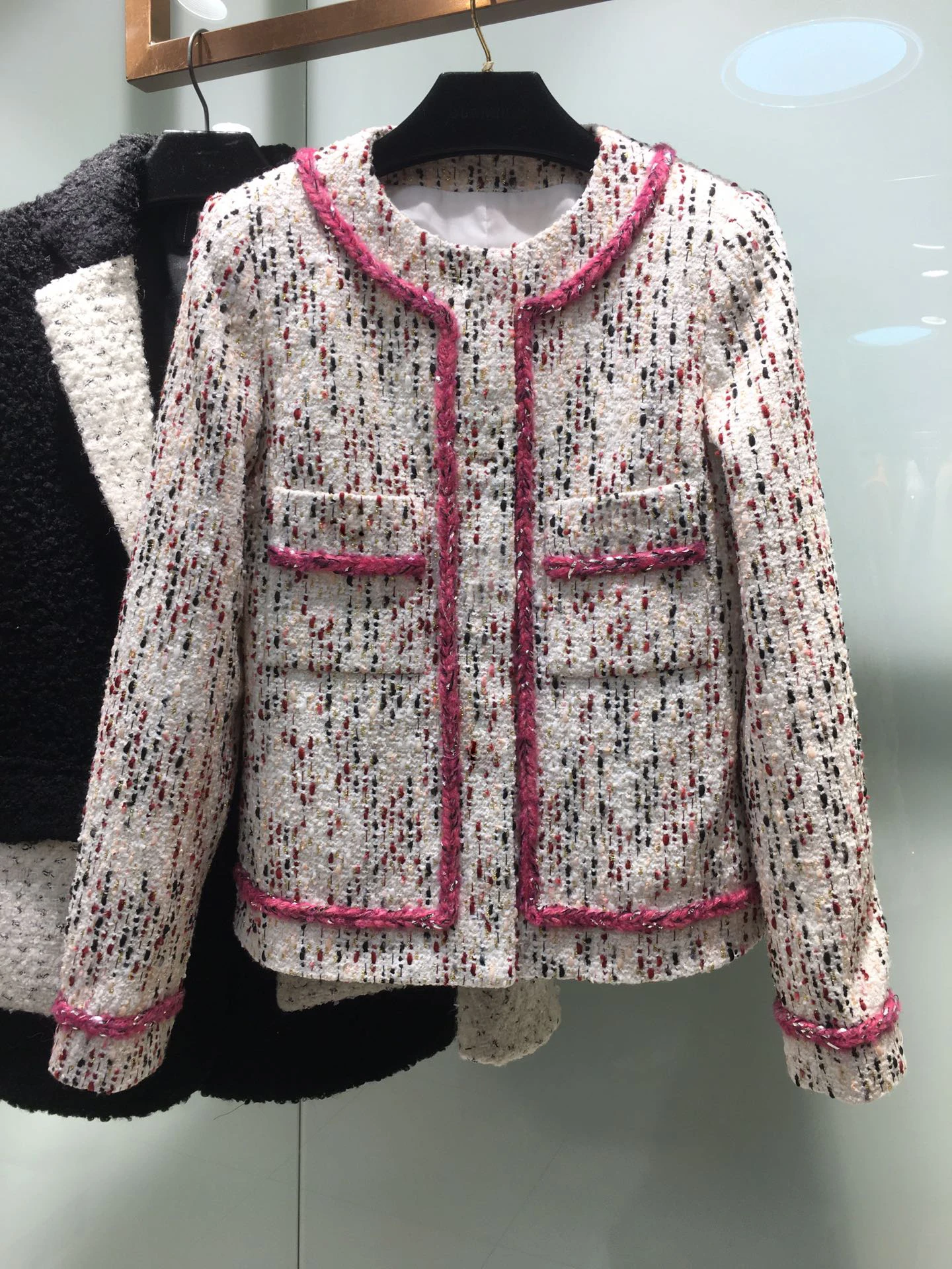 

2023 spring new small fragrance round neck color braided embellished tweed short coat version slimming