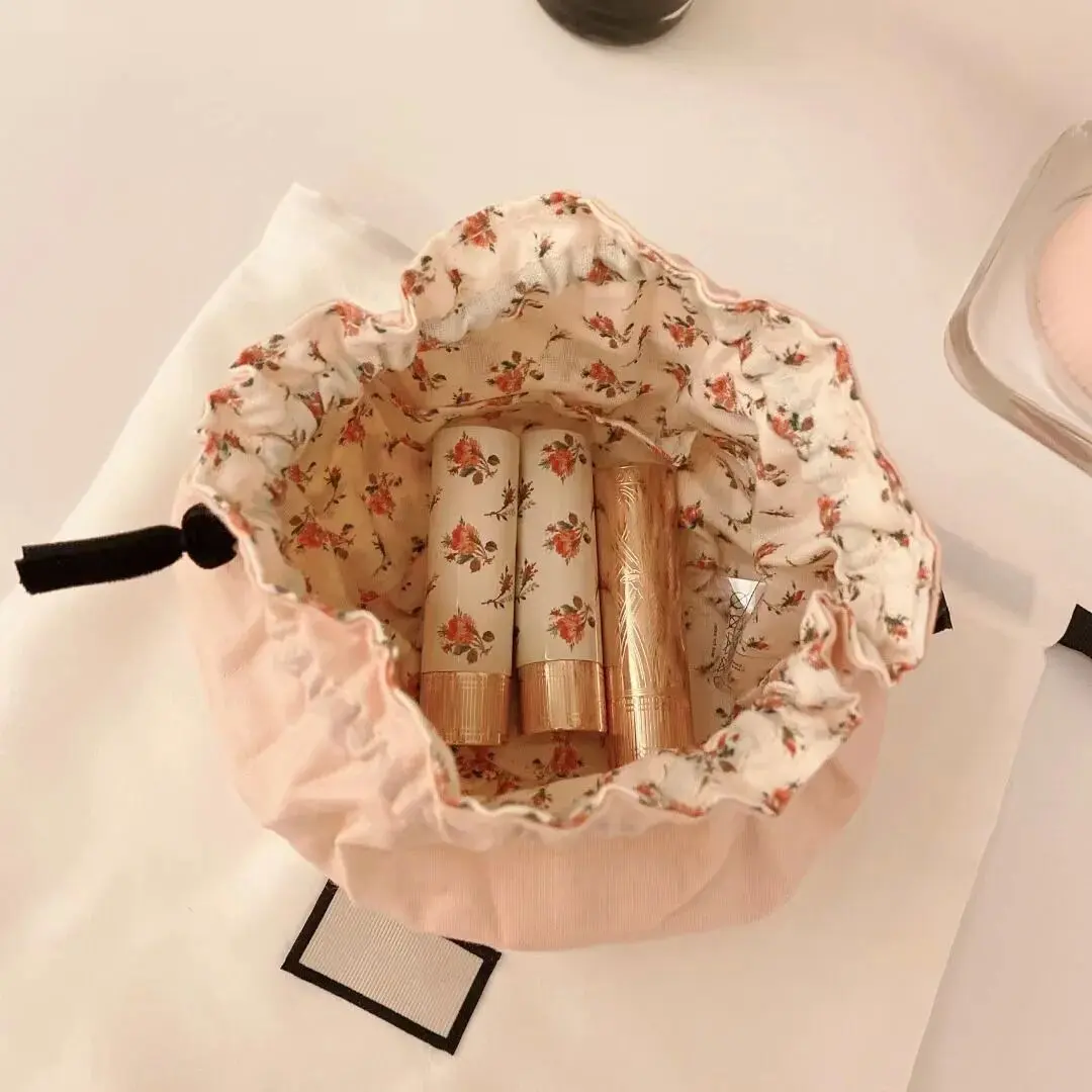 

Fashion Pink Color Makeup Bags Floral Mini Handbag For Lipstick Powder Foundation Cosmetic Skincare Bag With Retail Box
