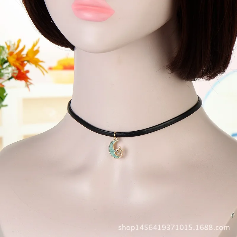 

Fashion Classic Imitation Sheepskin Alloy Moon Crescent Pentagram Pendant Necklace Cute Temperament Clavicle Chain Retro Short